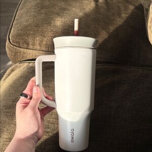 40oz Owala White Travel Mug with Handle